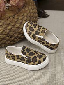 1 Paar lässige, modische Kinder Skater Schuhe mit weißen Sohlen, praktischer Schlupfverschluss, bequem, leicht, weich, geeignet für Innen, Außen, Spiel, Urlaub und andere Anlässe - Braun - Übersicht 3