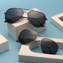 一副金属质感蛙眼鹰眼时尚太阳镜，男女通用夏季沙滩眼镜 - 銀框灰片 - 查看 9