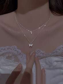 Collar de doble capa de lujo con colgante de mariposa y corazón de diamante de imitación, collar minimalista versátil adecuado para adultos jóvenes - Plateado - Ver 1