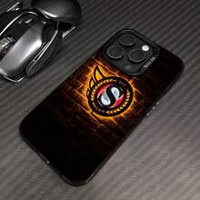 Logotipo S brillante sobre fondo de ladrillo. Este elegante estuche es compatible con Samsung, Apple, VIVO, OPPO, , Transsion, ,  y Honor. Fabricado en silicona TPU, ofrece protección contra golpes y caídas, además de una sensación superior. Es un regalo ideal para familiares, amigos y seres queridos, y una opción perfecta para San Valentín y Año Nuevo. - Negro - Ver 1