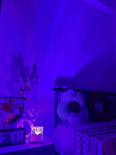 1pc 16 Color Arctic Aurora Wave USB Night Light With Flame Effect & Starry Sky Projection, Touch & Remote Control, Dreamlike Ambiance Light, Creates Cozy Bedroom Atmosphere, Ideal For Thanksgiving And Christmas Decor, Comfortable Space, Mini Projector Lamp, Decorative Lighting
