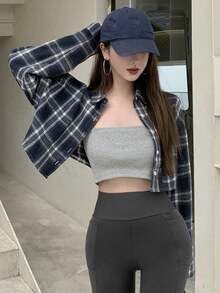 Áo sơ mi nữ tay dài dáng rộng, cài một hàng cúc, họa tiết kẻ caro, thích hợp cho mùa xuân. - Màu xanh hải quân - Xem 3