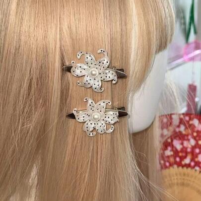 星形百合花发夹 独特设计 花卉发饰 优雅刘海发夹 精致侧边发夹 时尚美学 高级发饰 精致风格 装饰头饰 适合女性女孩日常穿搭拍照造型