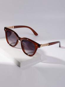 1 pièce Lunettes de mode rétro classiques à petite monture œil de chat, accessoires en métal, lunettes de mode punk minimalistes haut de gamme pour la plage, les fêtes de rue - Multicolore - Voir 3