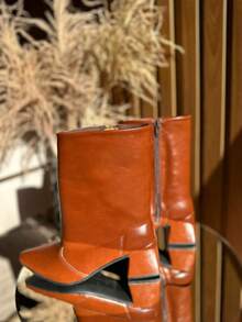 Women's Ankle Boot With Pointed Toe, Low Chunky Heel, And Folded Lapel - Comfortable, , Fashionable (Black, Size 34) - 駝色 - 查看 2