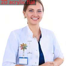 1个2D亚克力彩色公交车伸缩式证件夹 - 亚克力夹，带有彩虹花瓣和绿叶，适用于护士、医生、教师、办公室工作人员和礼品 - 彩色 - 查看 3