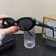 1 pieza Gafas de moda con remaches, versátil y favorecedora apariencia sin maquillaje - Negro - Ver 5