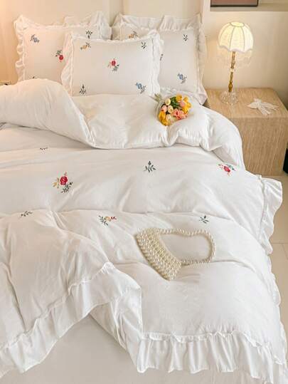 3件套皇后尺寸被套组，花卉刺绣床品套装，3件套韩式荷叶边床上用品，1个柔软荷叶边被套和2个枕套
