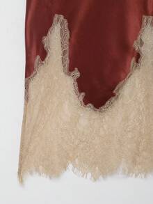 DEEKA 夏季新款女装时尚性感撞色蕾丝边缎面半身裙 - 暗紅色 - 查看 8