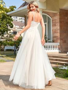 EVERPRETTY Romantic Floral Embroidered Tulle Spaghetti Strap White Wedding Dress, Outdoor Lawn Wedding Bridal Gown, Spring/Summer - White - View 4