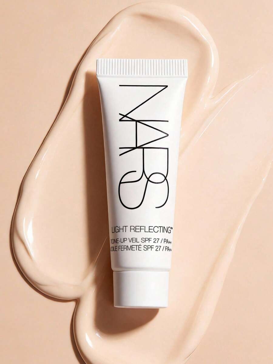 Nars 亮肤妆前乳。提亮肤色。保湿底霜 9毫升/0.32盎司 - 白色 - 查看 1