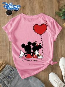 Disney Women's T-Shirt Featuring Valentine's Day-Themed Mickey And Minnie Cartoon Lettering Print. Crafted From Soft, Comfortable, And Durable Fabric, This Spring/Summer Women's Crew Neck Tee Is Perfect For Everyday Wear-Shopping, Parties, Travel, Or Gatherings. It Also Makes An Exquisite Gift. - 粉色 - 查看 3
