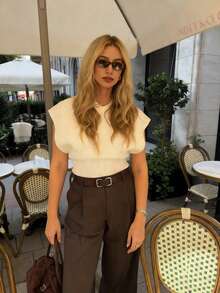 2026春夏新款女式白色修身短款V领针织上衣，柔软细腻，优雅日常穿着，甜美中带一丝性感，复古学院风，简约通勤装。 - 白色 - 查看 4