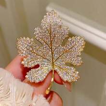A Best-Selling Maple Leaf Brooch For Men And Women, Perfect For Suits And Formal Wear, A Stylish And Versatile Accessory That Also Prevents Accidental Exposure. - 金色 - 查看 5