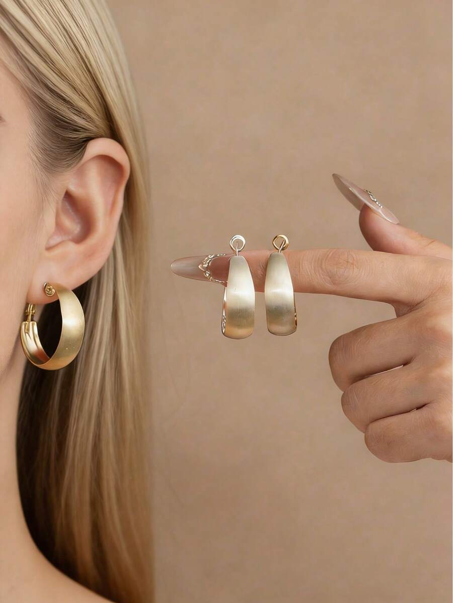 一对时尚简约几何金属耳环，适合女性日常佩戴和赠送朋友，时尚百搭的饰品。 - 彩色 - 查看 1