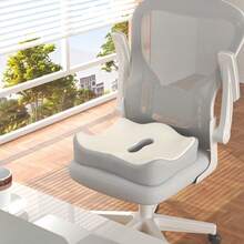 Ergonomisches Memory-Schaum Steißbein-Kissen mit konturiertem Design, geeignet für Autositze und Bürostühle. Hergestellt aus hochwertigen Materialien, um Druckentlastung und Lendenwirbelstütze zu bieten. - Mehrfarbig - Übersicht 12