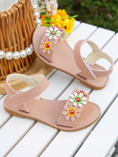 1双女童夏季平底凉鞋，时尚花卉图案，魔术贴设计，纯色舒适休闲百搭，适合女孩日常穿着、度假、露趾沙滩装。