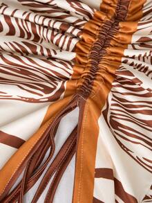 AIJ Amarilo 女士优雅热带印花褶皱镂空修身金属环扣小众设计无袖露背吊带上衣和抽绳高开衩半身两件套（定位印花）夏季度假 - 杏底棕花 - 查看 8