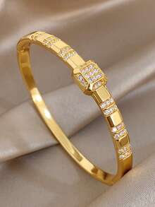 Conjunto de pulseiras de luxo com zircônias cravejadas, banhadas a ouro 18K, resistentes ao desbotamento, com textura glamorosa. Ideal para presentear mães, mães, em ocasiões como Natal, Carnaval e Inverno. Perfeita para casamentos, festas, raves, formaturas e uso diário. Ideal para aniversários, Dia dos Namorados, aniversários e para presentear madrinhas. - Multicolorido - Ver 10