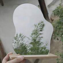 一套可拆卸不对称造型化妆镜，亚克力云朵装饰桌面镜，带木质底座，时尚梳妆镜。可用作首饰托盘，适用于家庭、客厅、卧室、学校等多种场合。卧室装饰，独特设计，现代风格，木质立式镜，化妆镜。（收到后请撕掉镜子上的保护膜，以免损坏） - 不規則鏡子 - 查看 5