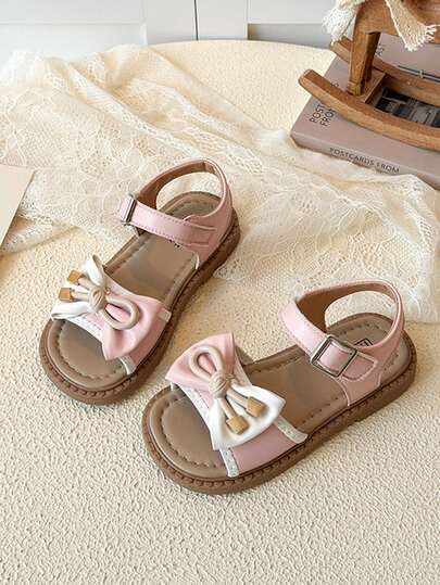 1双女童夏季可爱户外蝴蝶结魔术贴平底凉鞋，公主风，适合6-12岁儿童户外穿着
