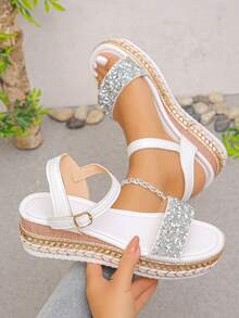 Sandalias de mujer con strass brillantes, remaches, hebilla recta, tacón inclinado, suela gruesa, estilo de vacaciones de verano, uso diario, uso para fiestas, sandalias plateadas - PU blanco - Ver 3