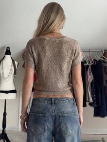 Áo dệt kim tay ngắn đính sequin lấp lánh mùa hè 2026, được trang trí bằng sequin và đá quý sang trọng, cổ tròn, dáng vừa vặn, phù hợp cho mặc hàng ngày, dự tiệc và đi nghỉ mát. - Màu Khaki - Xem 4