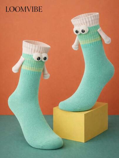 1双男女通用3D卡通可爱主题中筒袜（浅绿色底色+3D眼睛/手臂装饰），吸湿排汗，防臭，柔软可爱！适合喜欢可爱风格的人，非常适合休闲可爱装扮和女生聚会。