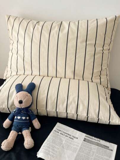 2pcs 100% Polyester Simple Striped Print Pillowcase (Pillow Insert Not Included), Soft & Comfortable For All Seasons