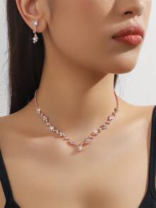 Bộ trang sức vàng hồng đính pha lê nhiều lớp, gồm dây chuyền, bông tai, vòng tay và nhẫn | Thiết kế sang trọng, tinh tế, phù hợp cho các buổi hẹn hò và phụ kiện thời trang hàng ngày. - Hoa hồng vàng - Xem 2