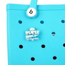 Charm Accessory For Bogg Bags And  Totes Inserts Decorative Accessories For Similar Beach Bag In Beige With Floral Pattern And Durable Fabric - 護士帽注射器款式 - 查看 1