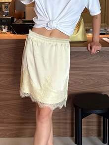 女士优雅通勤迷你裙，蕾丝拼接缎面裙，纯色优雅梭织面料蕾丝拼接通勤办公日常约会裙，春夏款 - 黃色 - 查看 6
