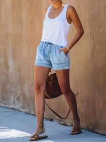 Plus Size Women Pocketed Frayed Hem Casual Loose Denim Shorts Summer - 淺色水洗藍 - 查看 3