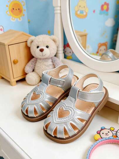 New Girls Toddler Sandals With Heart Decor, Closed Toe Design, Soft Non-Slip Soles, Lightweight & Comfortable For Summer