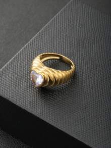 1 chiếc nhẫn hình trái tim lãng mạn bằng thép không gỉ mạ vàng 18K, đính đá Cubic Zirconia, thời trang, đa năng và sang trọng, phù hợp cho phụ nữ đeo hàng ngày, dự tiệc, làm quà tặng cho mẹ, vợ, bạn gái, các dịp lễ. - Nhẫn sọc hình trái tim cổ điển châu Âu và Mỹ - Xem 11