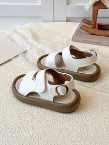 2026新款时尚儿童凉鞋，PU皮鞋面，防滑厚底，简约儿童平底凉鞋，复古风格，适合日常穿着、聚会、玩耍和夏季度假 - 米色 - 查看 5