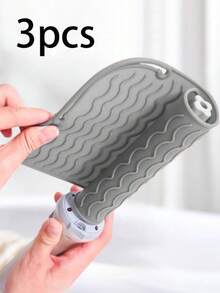 1 set di tappetini in silicone resistenti al calore, tappetino da viaggio portatile, adatto per piastre arricciacapelli, piastre per capelli, arricciacapelli, custodia da viaggio, strumenti per lo styling dei capelli, isolamento efficace, borsa portaoggetti con molletta, tappetino per arricciacapelli, facile da trasportare, essenziale per il ritorno a scuola, adatto per pettini, asciugacapelli, capelli, parrucchieri, viaggi, prodotti per lo styling dei capelli, strumenti per lo styling dei capelli, accessori per lo styling dei capelli, barbieri, attrezzature per lo styling dei capelli - Multicolore - Visualizzare 17