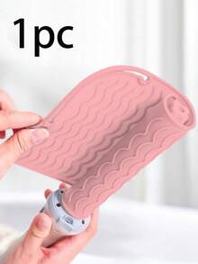 1 set di tappetini in silicone resistenti al calore, tappetino da viaggio portatile, adatto per piastre arricciacapelli, piastre per capelli, arricciacapelli, custodia da viaggio, strumenti per lo styling dei capelli, isolamento efficace, borsa portaoggetti con molletta, tappetino per arricciacapelli, facile da trasportare, essenziale per il ritorno a scuola, adatto per pettini, asciugacapelli, capelli, parrucchieri, viaggi, prodotti per lo styling dei capelli, strumenti per lo styling dei capelli, accessori per lo styling dei capelli, barbieri, attrezzature per lo styling dei capelli - Multicolore - Visualizzare 15