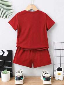 Bộ đồ gồm áo thun ngắn tay cổ tròn in chữ và quần short mùa hè cho bé trai. - Đỏ - Xem 2