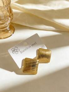 Stainless Steel Gold-Plated Square Texture Ear Studs, Low Allergenic, Nickel-Free, Women's Exaggerated Ear Studs, Thick Gold Women's Ear Studs, Fashionable Declaration Geometric Texture Lightweight Anti-Allergy Ear Studs, Retro Jewelry Dance Party Gifts - Multicolor - View 3