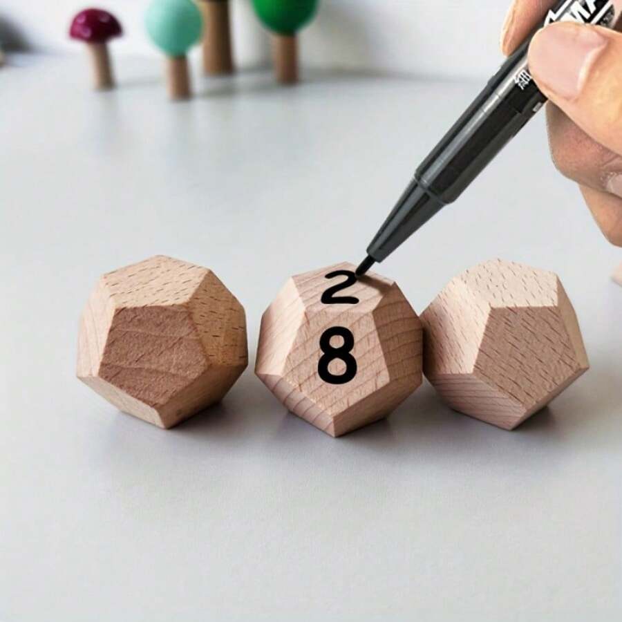 未完成的木制工艺骰子，DIY 12面空白木制骰子，可制作您自己的游戏棋子，趣味美食决策器，婚礼礼物，附赠珠宝戒指盒，适合周年纪念日、约会之夜、派对游戏、创意礼物、手工骰子、乡村风格设计、光滑表面、天然木材、工艺用品、木制游戏、婚礼宾客、情侣礼物 - A - 查看 1