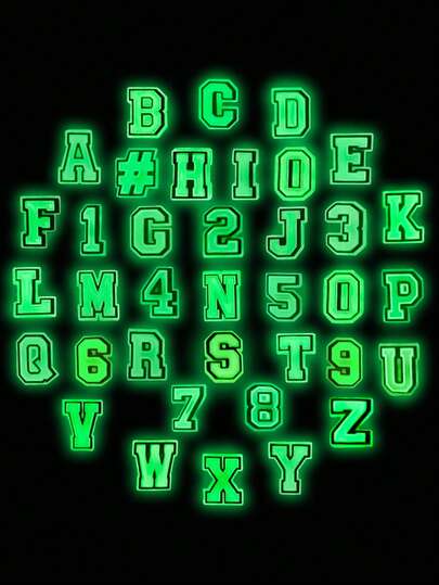 37件套夜光黑白字母系列，英文字母，PVC材质鞋饰，适用于凉鞋，是生日、圣诞节、情人节、毕业典礼、新年、冬季节日派对的完美之选。黑白字母主题吊坠饰品，可作为鞋饰、沙滩包、手链等的装饰——可拆卸创意DIY配件——是生日、圣诞节、万圣节的理想礼物。