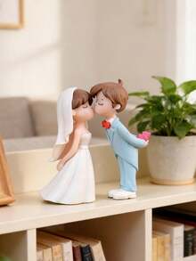 Charming Resin Couple Sculpture - Romantic Bride And Groom Miniature Decor, Elegant And Cute Cake Topper, Suitable For Home, Living Room, Bedroom, Office Desk, Shelf Or Garden Display, Perfect For Engagement, Anniversary, Wedding Party Decoration And Souvenir Gift, Indoor Decor | Elegant Design | Fine Craftsmanship, Ideal For Wedding Decoration, Valentine's Day Celebration - Nhiều màu - Xem 12