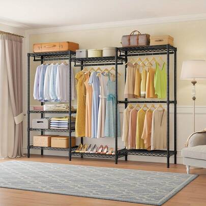 Estantería metálica resistente con estantes, un organizador de armario para prendas, una solución de almacenamiento de armario colgante, estantes independientes y perchero, un tendedero con ruedas, además de perchas para almacenamiento de ropa