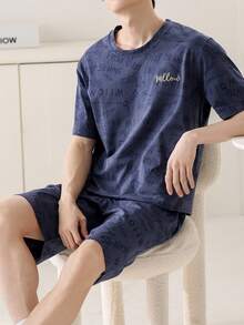 AICJ Set de 2 bucăți de pijama casual pentru bărbați, tricou cu guler rotund și pantaloni scurți cu imprimeu de litere, ținută de bază pentru casă, potrivită pentru primăvară și vară - Albastru marin - Vizualizare 4