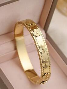 这款不锈钢手链优雅、高端、时尚且百搭，散发着复古魅力。它是年轻人日常佩戴、聚会和街头摄影的理想之选。 - 彩色 - 查看 8