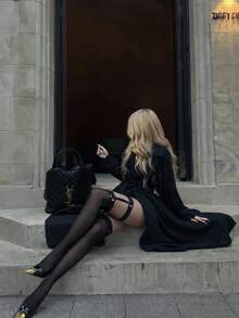 一套性感蕾丝朋克哥特风可调节大腿吊袜带腿套 - 黑色蕾丝吊袜带、铆钉猫扣大腿带、双环腿铐和星形扣腿环，女士款 - 黑色 - 查看 4