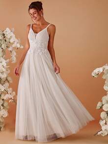EVERPRETTY Romantic Floral Embroidered Tulle Spaghetti Strap White Wedding Dress, Outdoor Lawn Wedding Bridal Gown, Spring/Summer - White - View 7