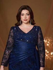 Abito lungo Mgiacy Plus Size in pizzo floreale blu reale con scollo a V, maniche lunghe, spacco alto e strass, elegante abito da donna per matrimoni estivi, feste e occasioni speciali - Blu reale - Visualizzare 6