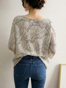 YUXIN 女士夏季宽松抽象印花薄款七分袖T恤，简约套头休闲上衣 - 杏色 - 查看 3